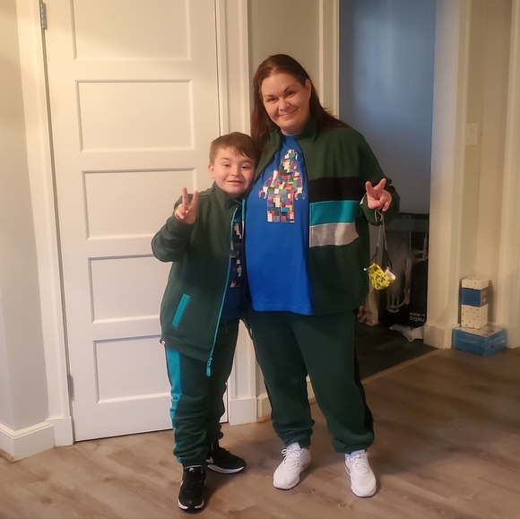 Meet your Posher, Jenny lee - Picture 2 of 3